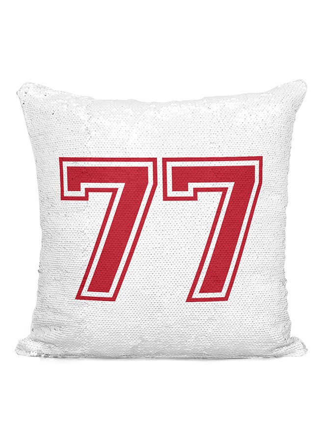 وسادة للارتكاء مزينة بالترتر عليها تصميم لاعب الفريق الرياضي رقم 77 فضي/أبيض/أحمر 16x16بوصة - Image 2