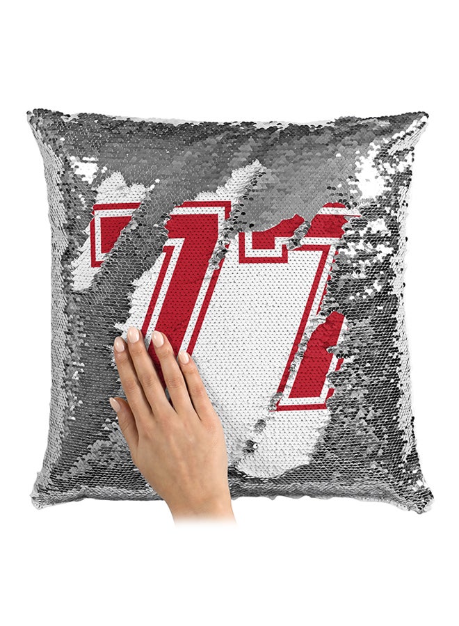 وسادة للارتكاء مزينة بالترتر عليها تصميم لاعب الفريق الرياضي رقم 77 فضي/أبيض/أحمر 16x16بوصة - Image 3