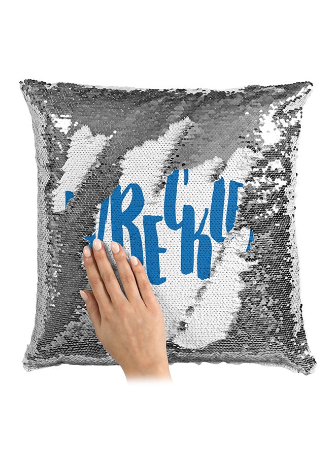 وسادة صغيرة مزينة بالترتر بتصميم عبارة Wreckless فضي/أبيض/أزرق 16x16بوصة - Image 3