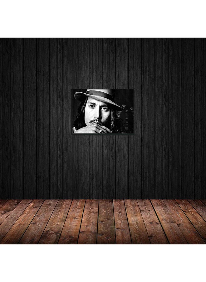 لوحة ديكور حائط بإطار خشبي تحمل رسم لجوني ديب أسود/ أبيض - Image 2