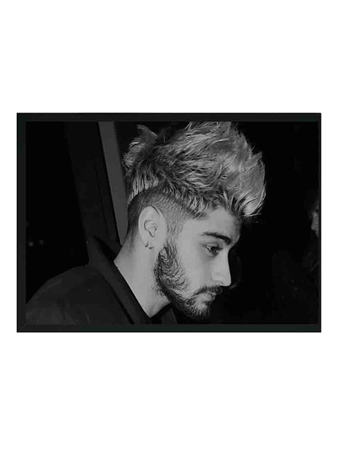 لوحة ديكورات للحائط بإطار خشبي من زين مالك أسود/ أبيض - Image 1