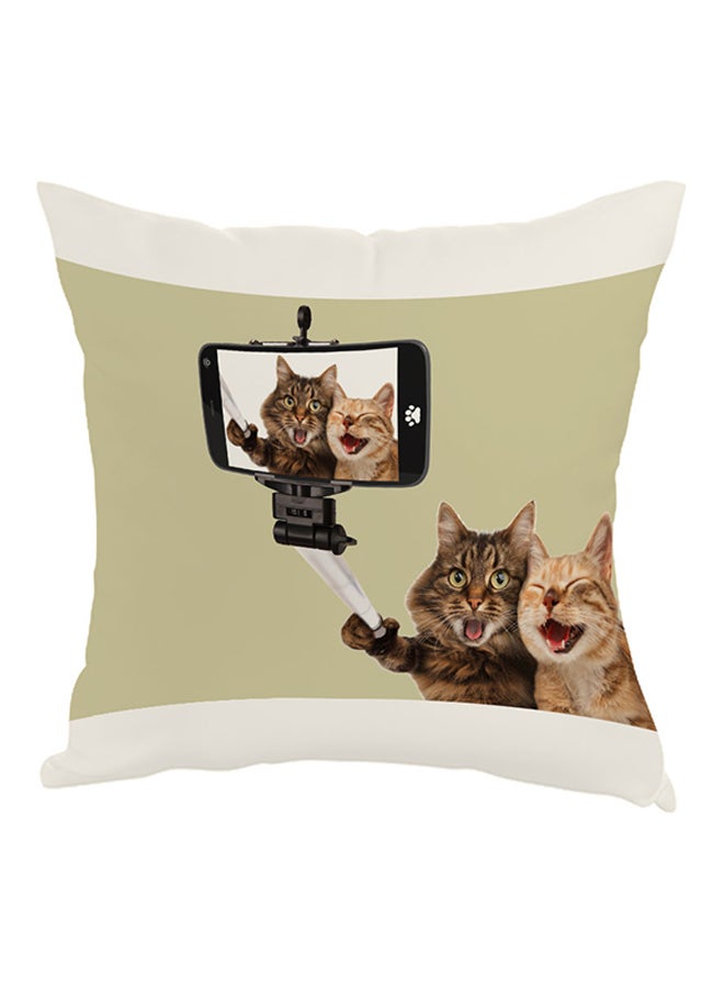 وسادة ديكور بتصميم قطط تلتقط صورة سيلفي بيج/أبيض/ أسود 40x40سم