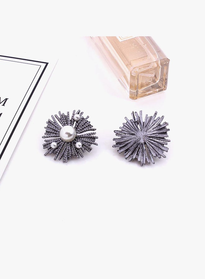 Alloy Stud Earrings - Image 3