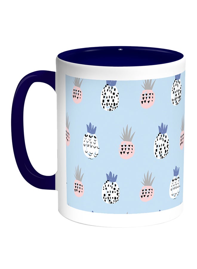 مج قهوة بطبعة على شكل أناناس أبيض/أزرق
