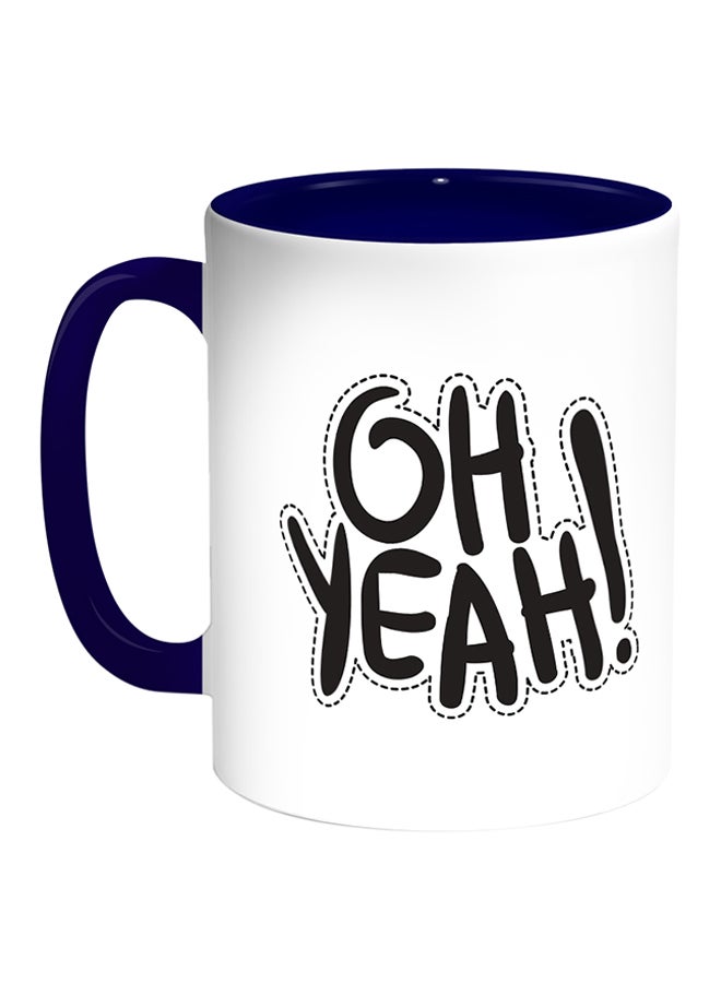 ديكالاك قدح قهوة مطبوع عليه عبارة "Oh Yeah" أبيض/أزرق