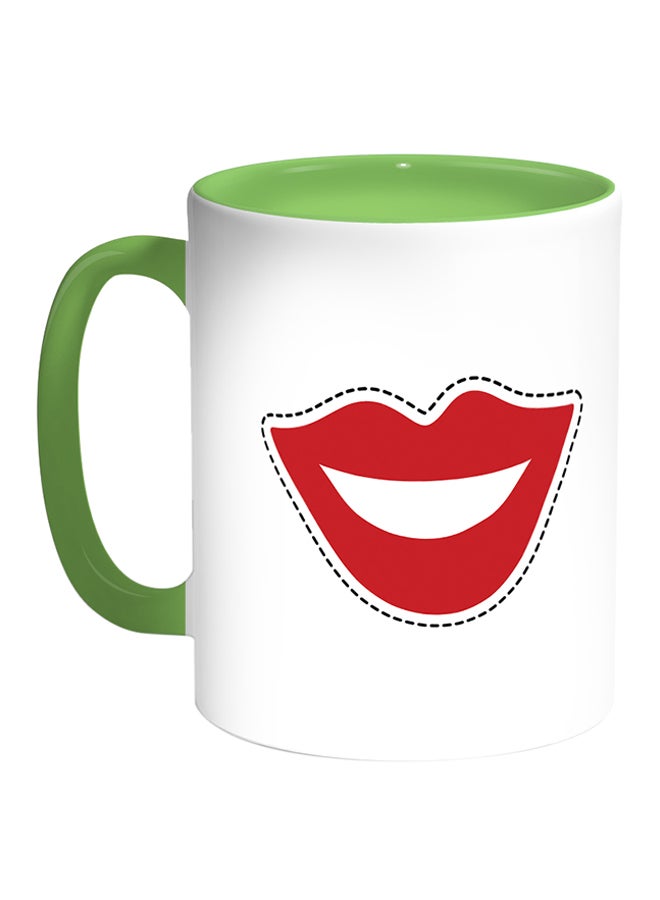 كوب قهوة بطبعة شفاه مبتسمة أبيض/أخضر