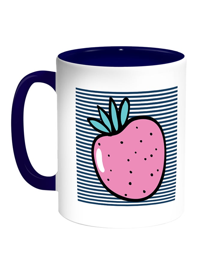 ديكالاك مج قهوة مطبوعة عليه صورة فراولة أبيض/أزرق