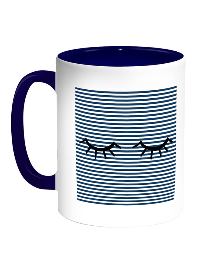 قدح قهوة بطبعة رموش أبيض/أزرق