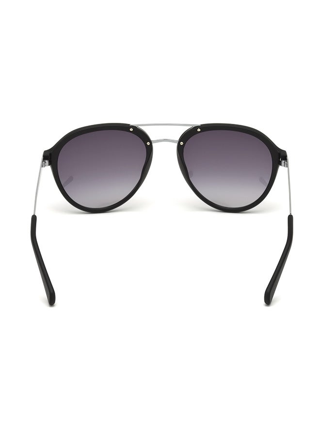 GUESS Men's UV-Protection Oval Sunglasses - Lens Size: 54 mm - Image 4