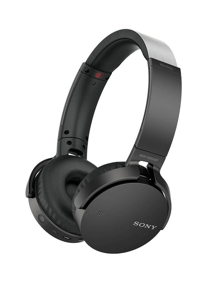 سوني سماعة رأس لاسلكية توضع على الأذن بتقنية إكسترا باس مزودة بميكروفون أسود - Image 1