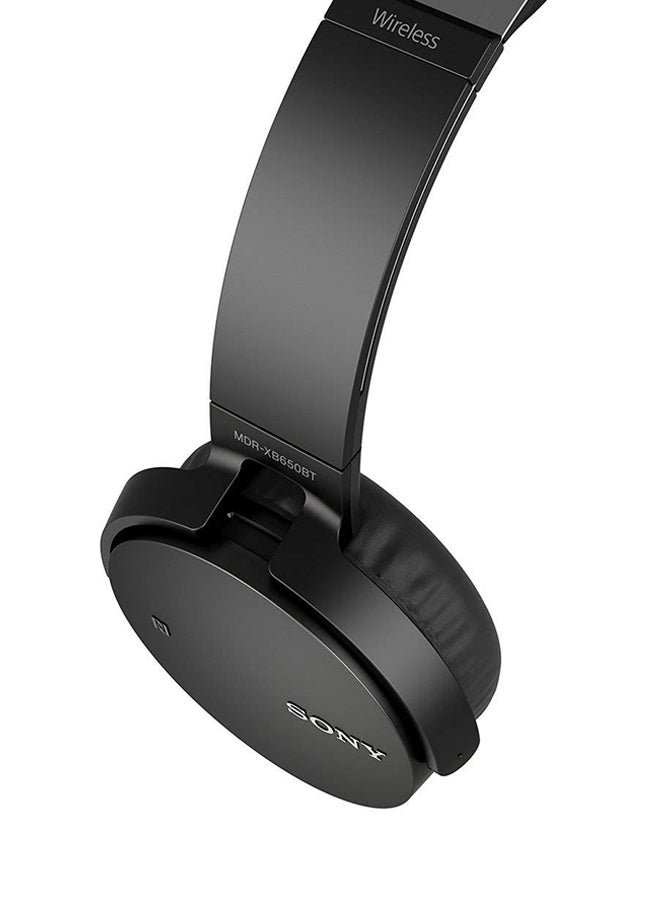 سوني سماعة رأس لاسلكية توضع على الأذن بتقنية إكسترا باس مزودة بميكروفون أسود - Image 4