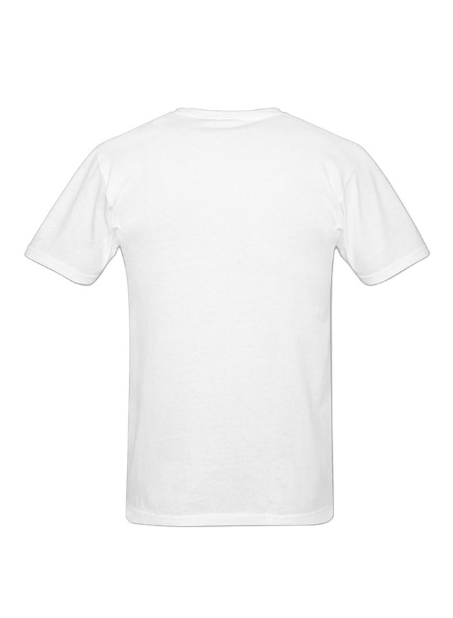 تيشيرت قطني بأكمام قصيرة مطبوع بتصميم درّاجة هوائية هندية ومطبوع عليه عبارة "Indian" أبيض - Image 2