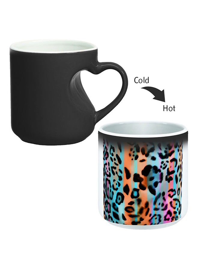 ديكالاك كوب سحري من السيراميك مزود بمقبض على شكل قلب بتصميم منحنٍ إلى الداخل أسود/ أبيض - Image 2
