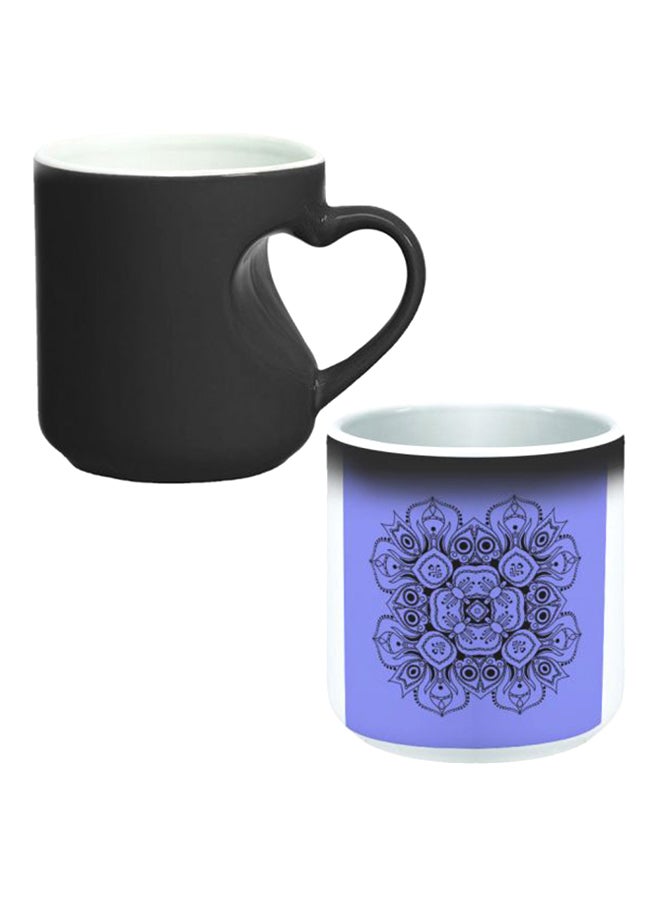 ديكالاك كوب سحري من السيراميك مزود بمقبض على شكل قلب بتصميم منحنٍ إلى الداخل أسود/ أبيض - Image 1