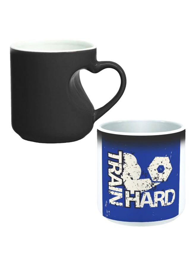 ديكالاك كوب سحري بخاصية تغير الألوان مزود بمقبض على شكل قلب أسود/ أبيض - Image 1