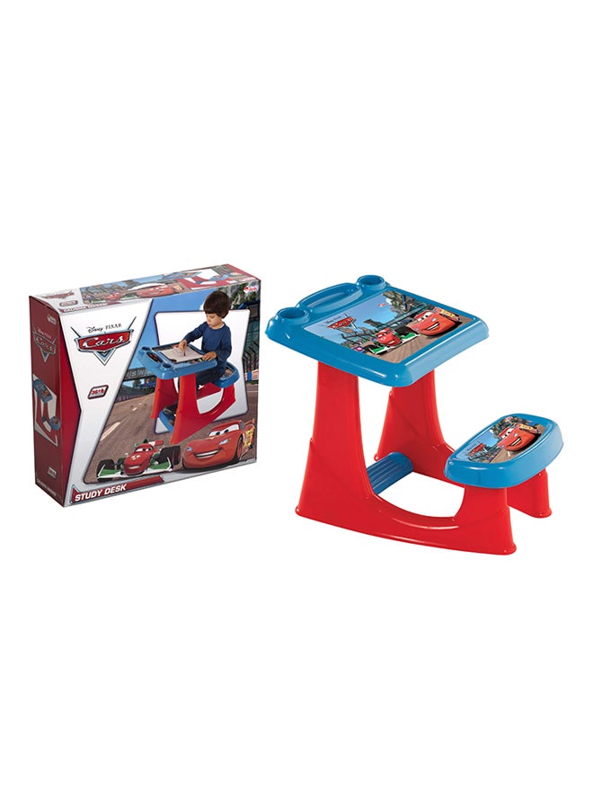مكتب للدراسة والمذاكرة برسومات مستوحاة من فيلم Cars