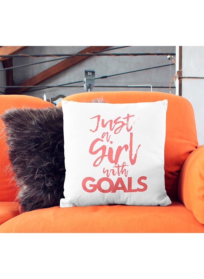 وسادة للديكور مطبوع عليها عبارة "Just A Girl With Goals" أبيض/ خوخي 16x16بوصة - Image 3