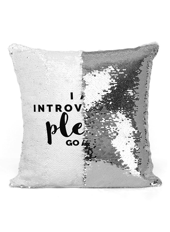 وسادة مزينة بالترتر ونمط مطبوع لعبارة "I Am Introverting Please Go Away" أبيض/أسود/فضي 16x16بوصة - Image 2