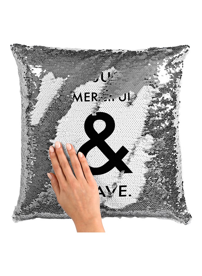 وسادة مزخرفة بالترتر مطبوع عليها عبارة Be Just Merciful And Brave أسود/ فضي 16x16بوصة - Image 3
