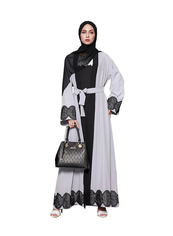 عباية بأكمام طويلة مطرزة من الأمام رمادي/أسود - Image 1