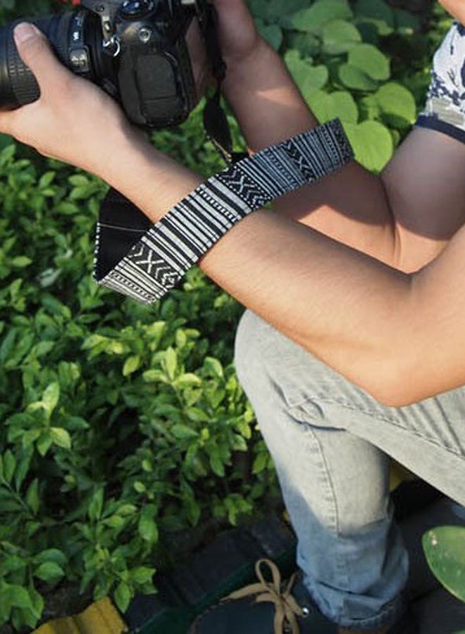 Adjustable Vintage Style Camera Neck Strap Black/White  - Image 4