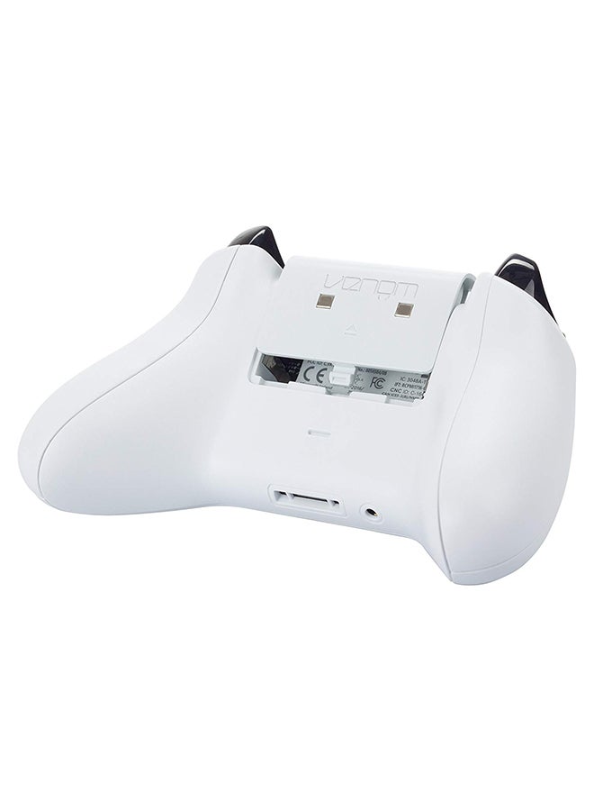Venom Twin Docking Station for Xbox One with 2x Rechargeable Battery Pack - White - Image 4