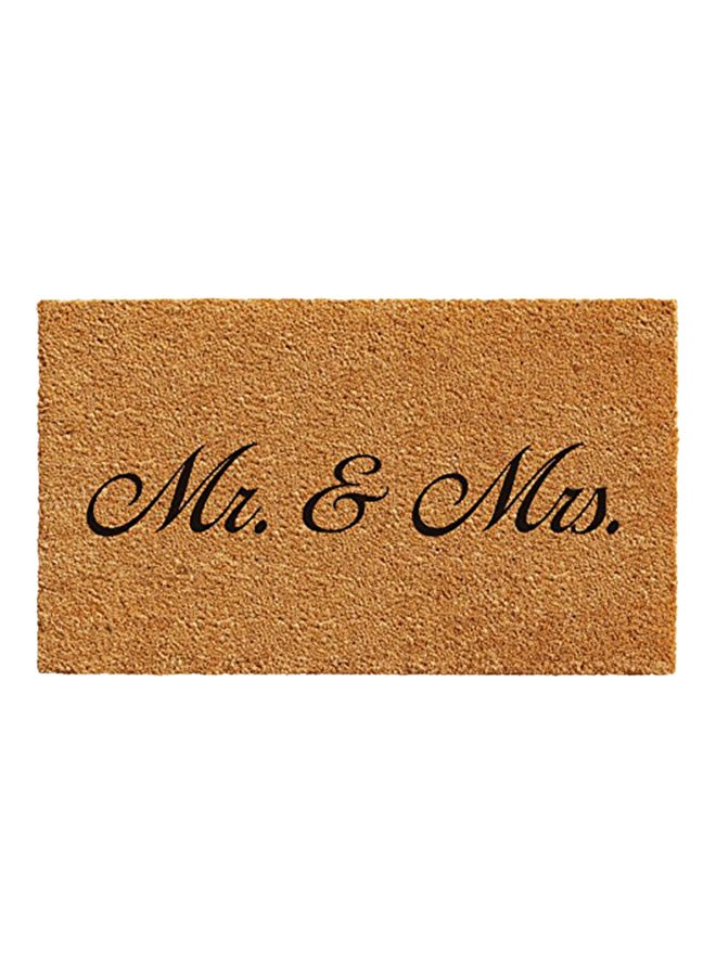 كالواي ميلز ممسحة أرجل مزينة بنمط مطبوع لعبارة "Mr. And Mrs." - Image 1