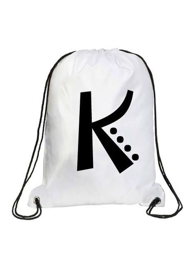 إمبريس حقيبة ظهر رياضية مطبوعة بحرف "K" بتصميم خط الجوكر أبيض/ أسود