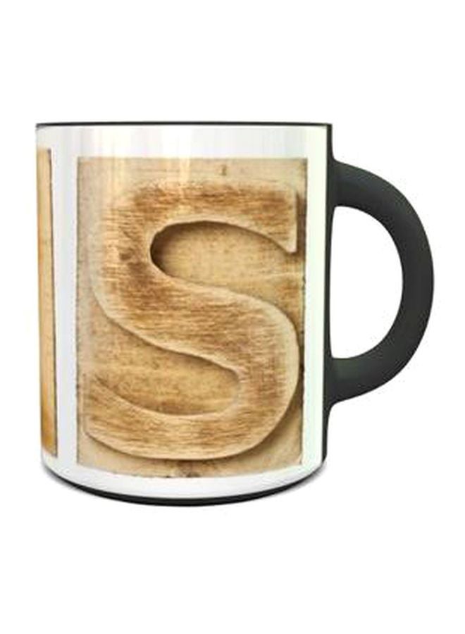 مج بطبعة حرف S تصميم رقم 346 أسود/ أبيض/ بني