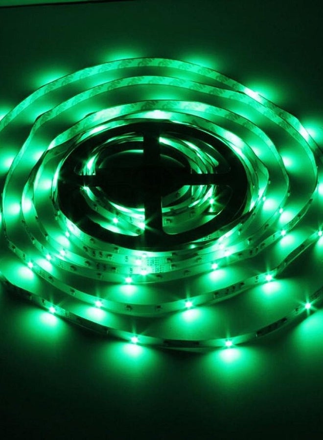 شريط إضاءة بعدد 300 مصباح LED بإضاءة متعددة الألوان RGB ومتغيرة متين وصديق للبيئة ومرن ومزود بجهاز تحكم عن بعد بعدد 44 مفتاحاً يعمل بالأشعة حت الحمراء ومحول إمداد طاقة بجهد 12 فولت متعدد الألوان 5متر