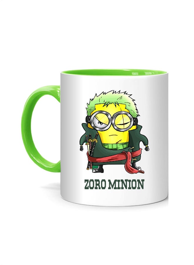 قدح مطبوع عليه عبارة "Zoro Minion" أبيض/أخضر