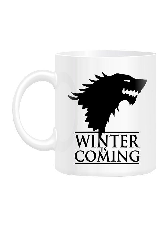كوب مطبوع عليه عبارة "Game Of Thrones Winter Is Coming" أبيض 10سم