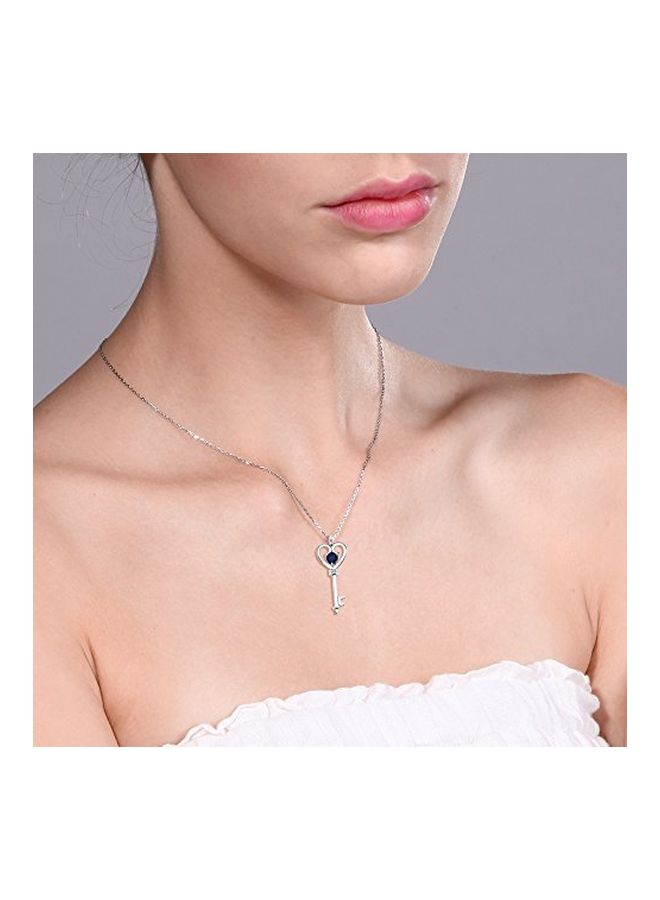 جم ستون كينج قلادة بدلاية على شكل مفتاح بقلب من الفضة الإسترليني عيار 925 مرصعة بحجر الياقوت الازرق - Image 3