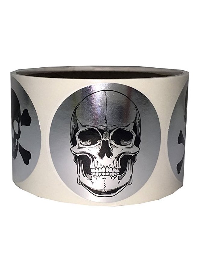 إن ستوك ليبلز.كوم طقم ملصقات دائرية بتصميم جمجمة وعظام متقاطعة مكون من 100 قطعة أسود/ فضي - Image 1