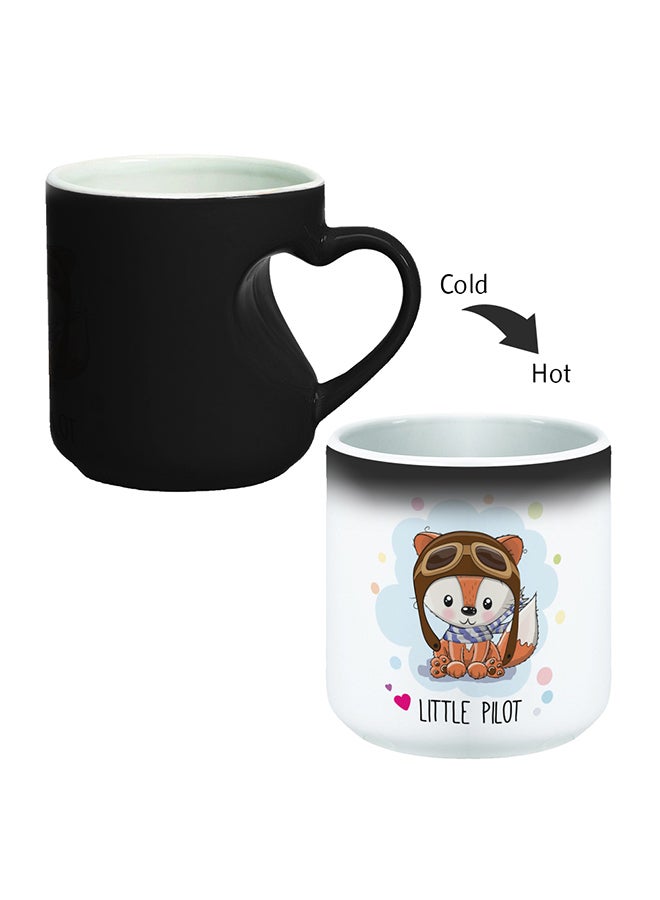 قدح سحري مطبوع بتصميم الطيار الصغير بمقبض بشكل قلب أسود