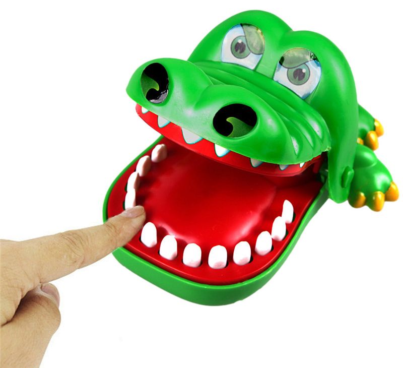 Funny Novelty Crocodile Finger Game 15cm  - Image 2