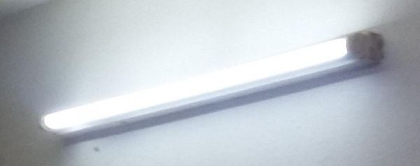 مصباح LED مقاس 120 سم، بلون أبيض - Image 3