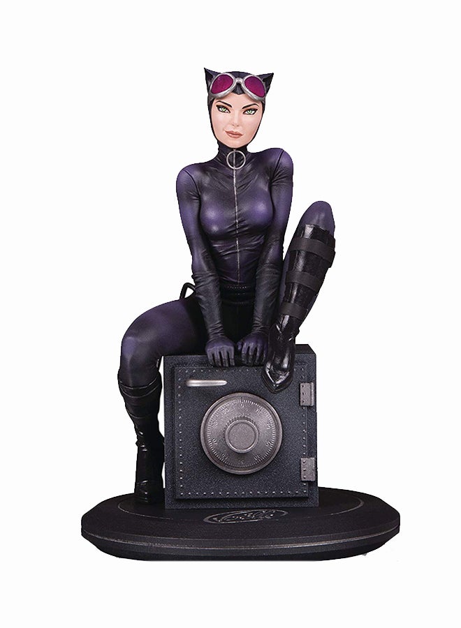 Catwoman by Joelle Jones Resin Statue - v1553628238/N22133165A_1