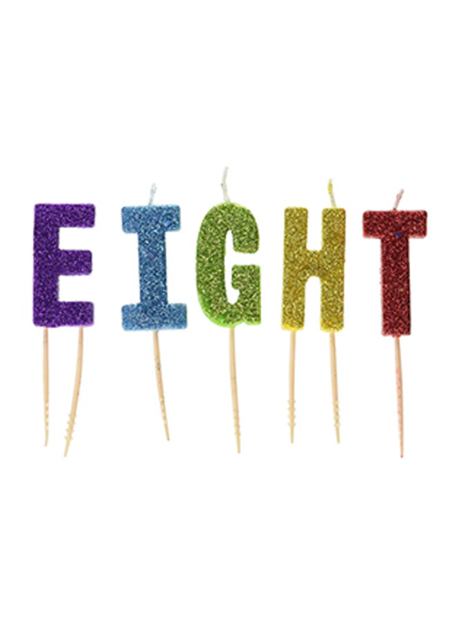 أمسكان شمعة حفل عيد الميلاد بتصميم على شكل الرقم "EIGHT"