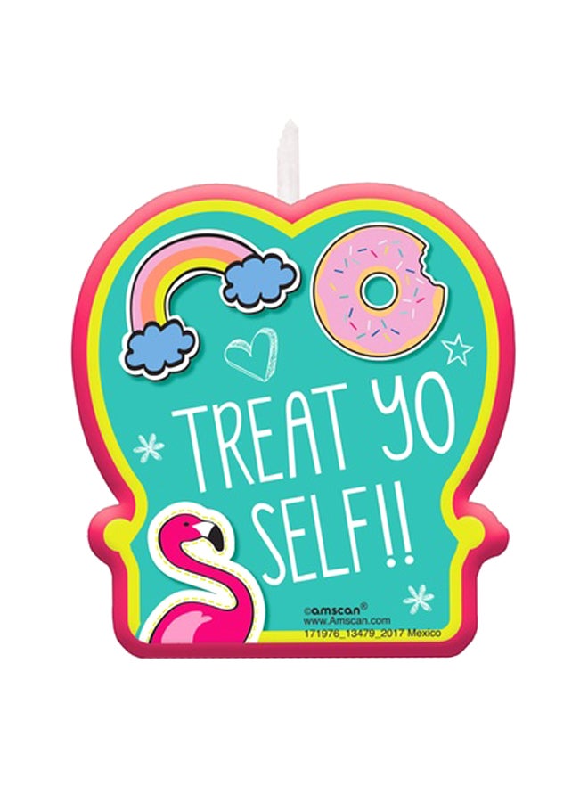 شمعة لأعياد الميلاد على شكل كيك