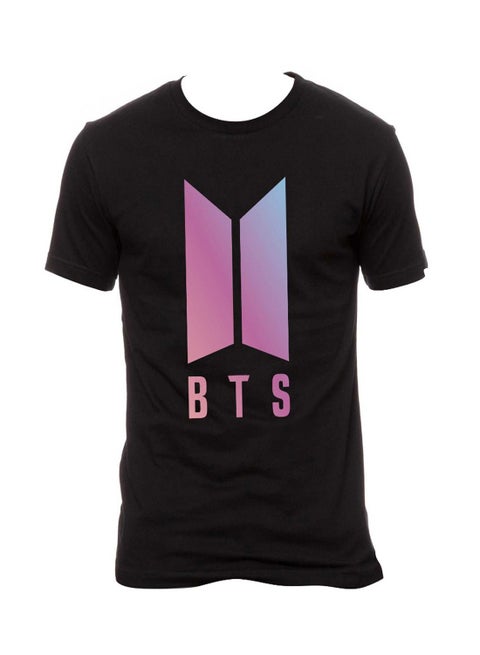 تيشيرت مطبوع عليه شعار BTS بأكمام قصيرة أسود