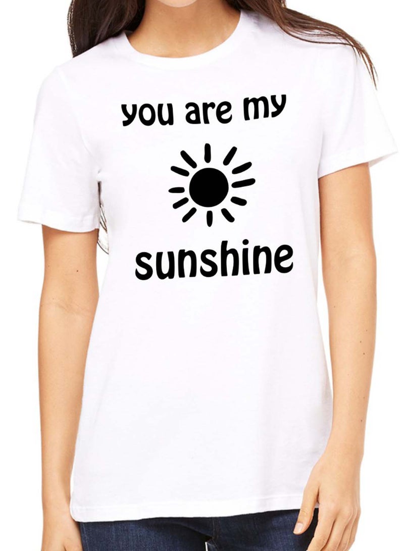 أف إم ستايلز تيشيرت بأكمام قصيرة بطبعة عبارة "You Are My Sunshine" أبيض - Image 2