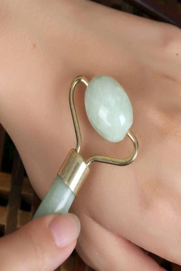 أداة تدليك الوجه الكهربائية الدوارة ذهب أخضر - Image 3