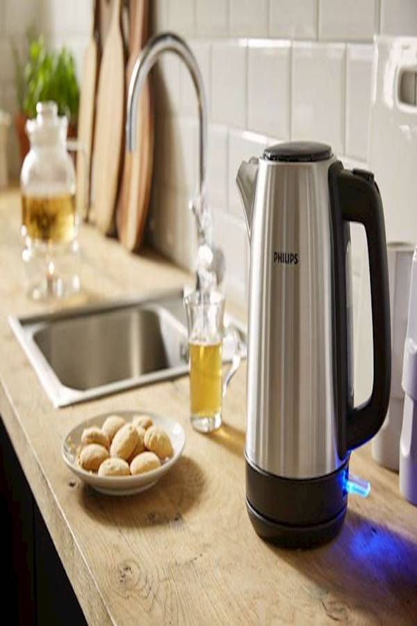Philips Daily Collection Electric Kettle 2200W 1.7 L 2200.0 W HD9350/90 Silver  - Image 2