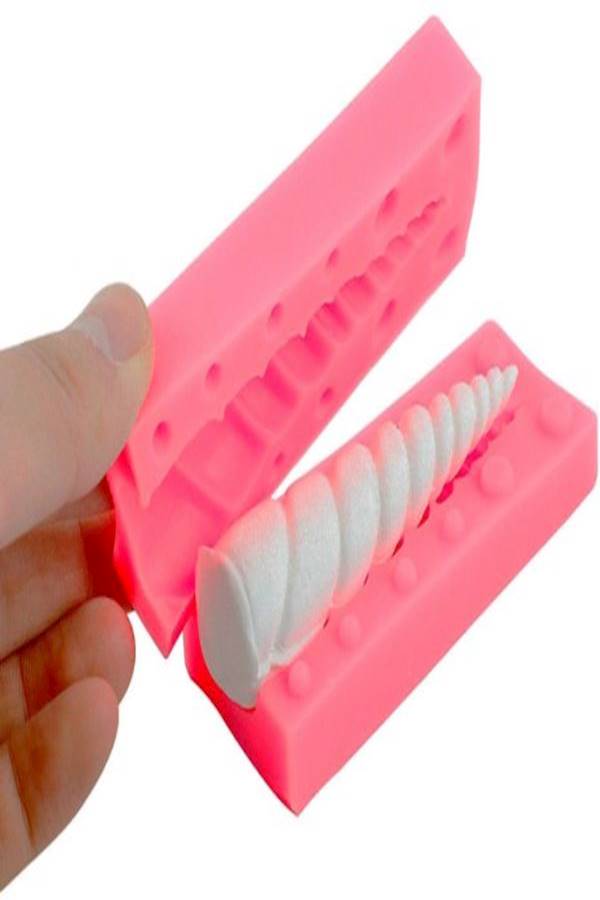 5-Piece Unicorn Horn Ears And Eyelash Fondant Mould Set Pink - Image 2