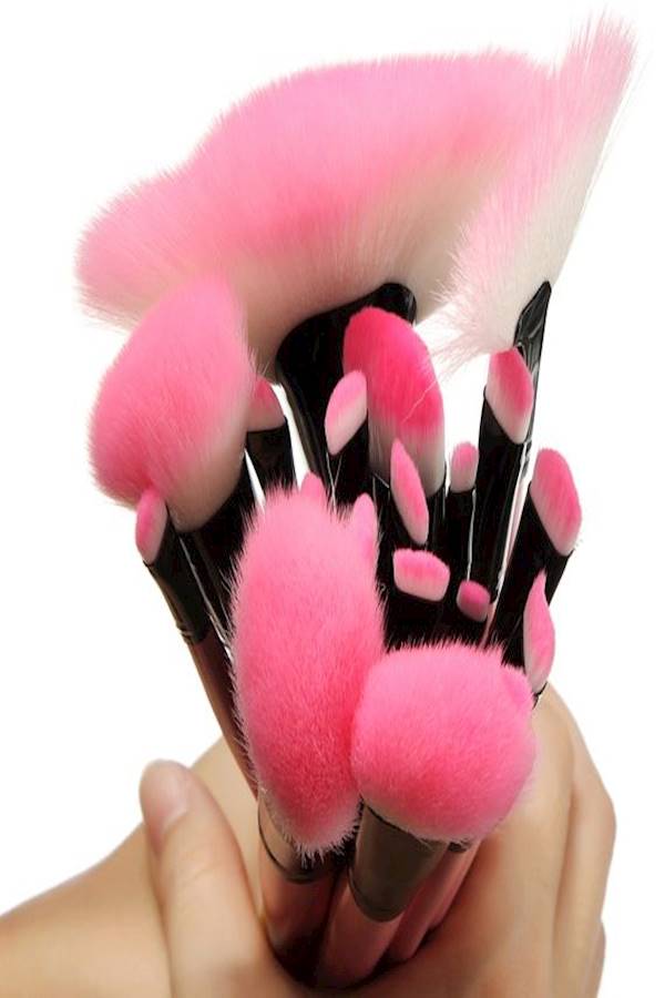 طقم فرش لمكياج ظلال العيون من 24 قطعة وردي - Image 4