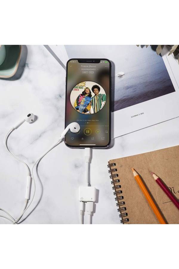 محول بمقبس للشحن وسماعات الرأس أبيض - Image 4