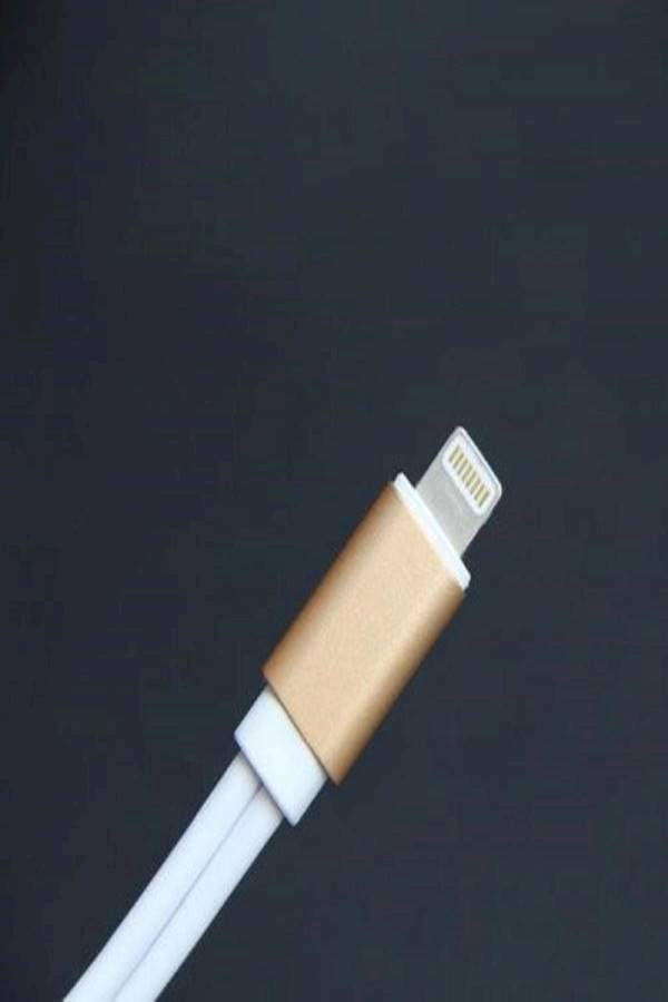 Generic - Headphone Adapter For Apple iPhone White/Gold - Image 1