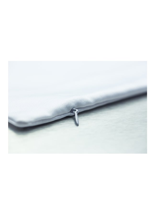 وسادة زينة مطبوعة بشخصية دونالد داك أسود/ أصفر/ أبيض 16x16بوصة - Image 5