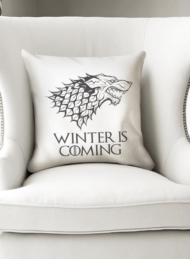 وسادة زينة مطبوع عليها عبارة "Winter Is Coming" أبيض/ أسود 16x16بوصة - Image 3